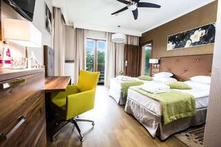Отель Mineral Hotel Malinowy Raj Солец-Здруй Двухместный номер с 2 отдельными кроватями и балконом-4