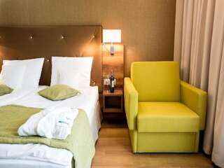 Отель Mineral Hotel Malinowy Raj Солец-Здруй Двухместный номер с 1 кроватью и балконом-2